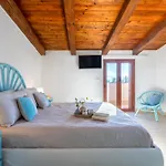 Residenza Gli Ulivi, Privata Con Ampio Giardino E Uliveto *