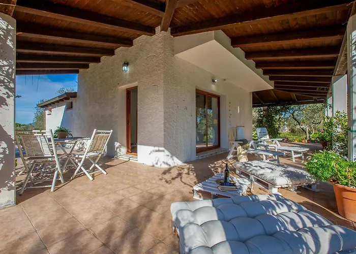 Residenza Gli Ulivi, Privata Con Ampio Giardino E Uliveto